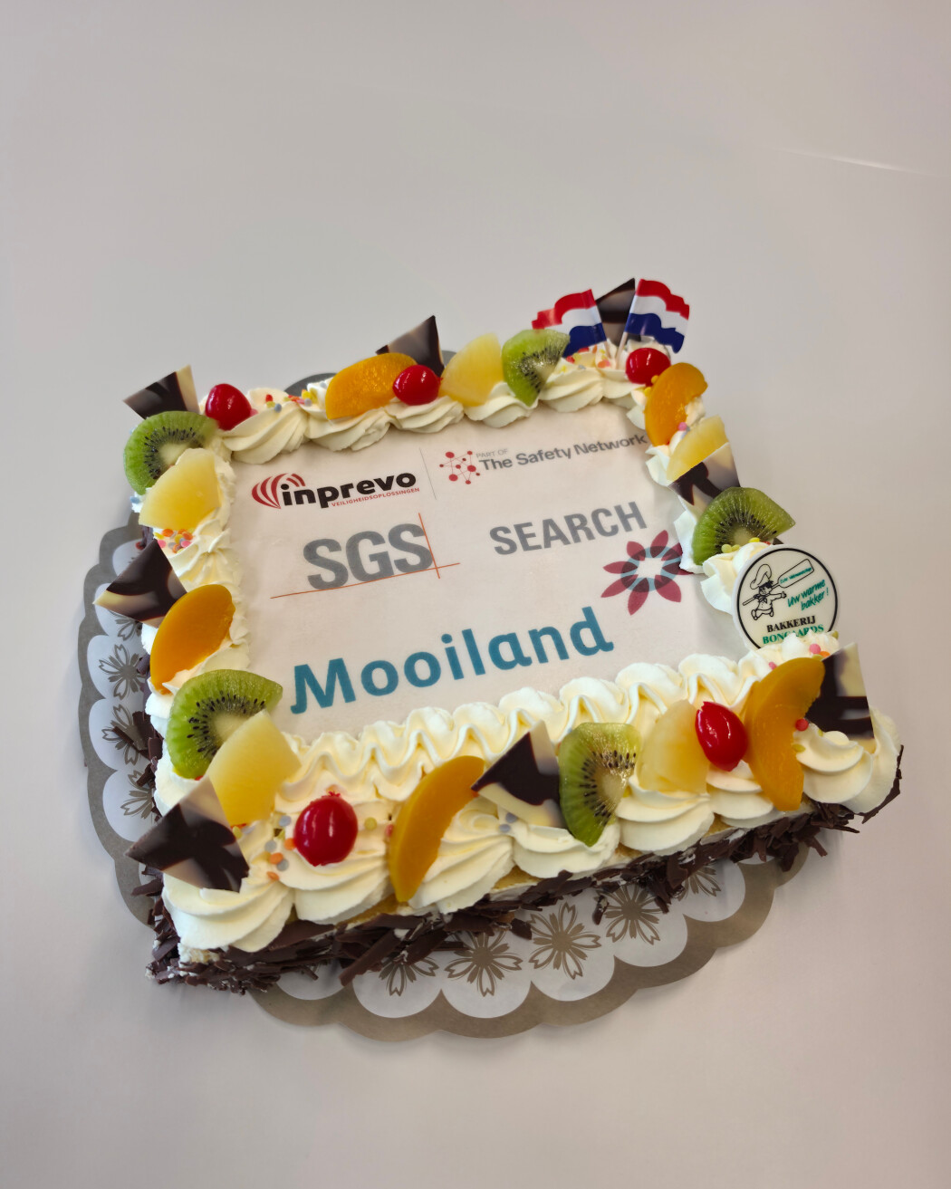 Monique toe Water-Konter van Inprevo en Carly Jansen van Mooiland bij de officiële start van de samenwerking