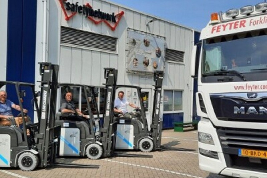 Drie nieuwe UniCarriers van Feyter Forklift Services in gebruik