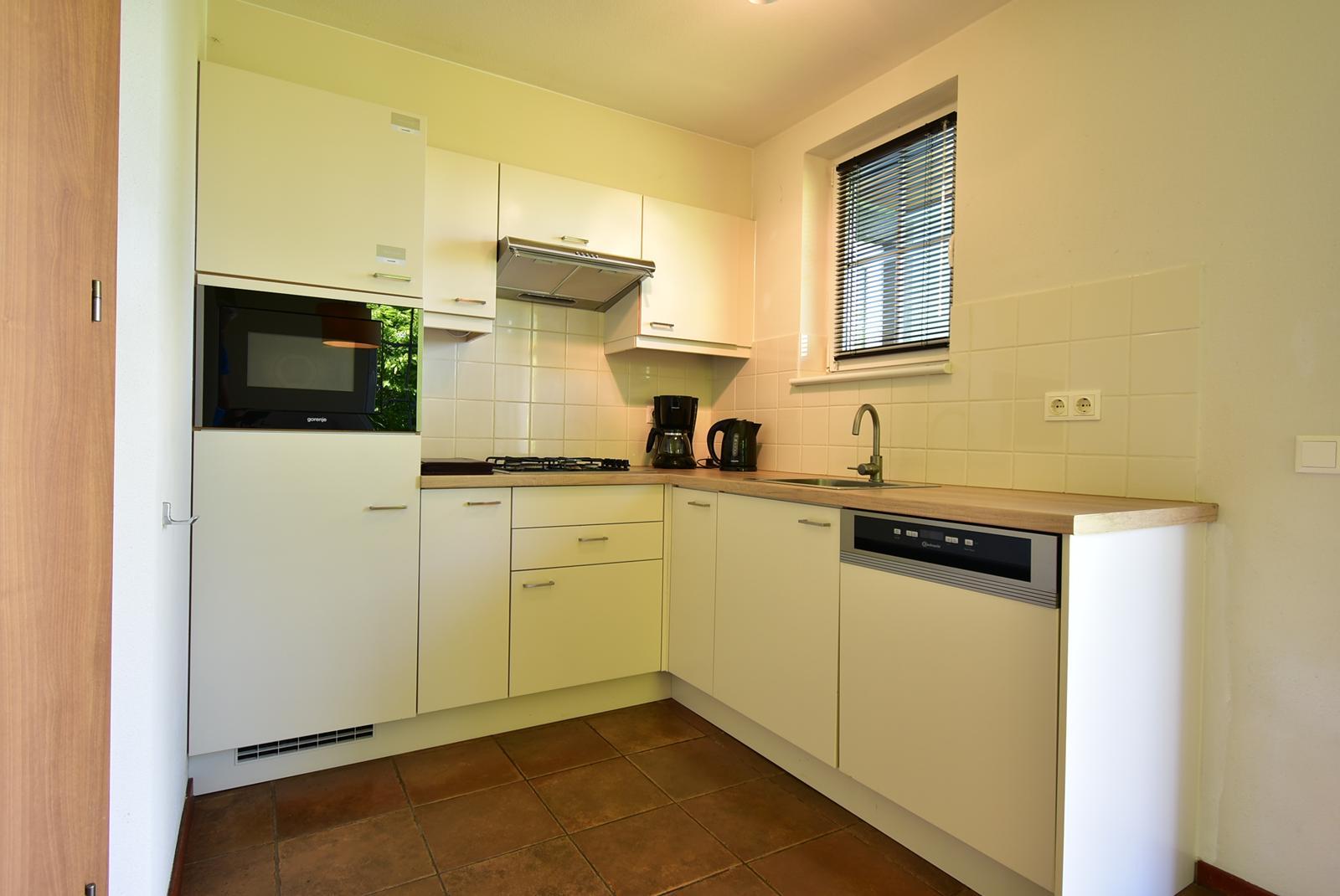 kopen-vrijstaande-vakantiewoning-cochem-open-keuken-en-inbouwapparatuur-recreatieadviseurs-vakantiehuistekoop-nl.jpg.JPG