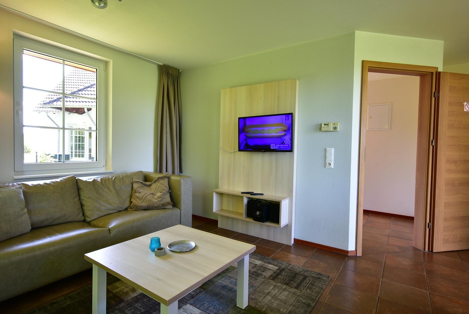 kopen-vrijstaande-vakantiewoning-cochem-toilet-verdiepingsvloer-separaat-tweede-toilet-recreatieadviseurs-vakantiehuistekoop-nl.jpg2.JPG