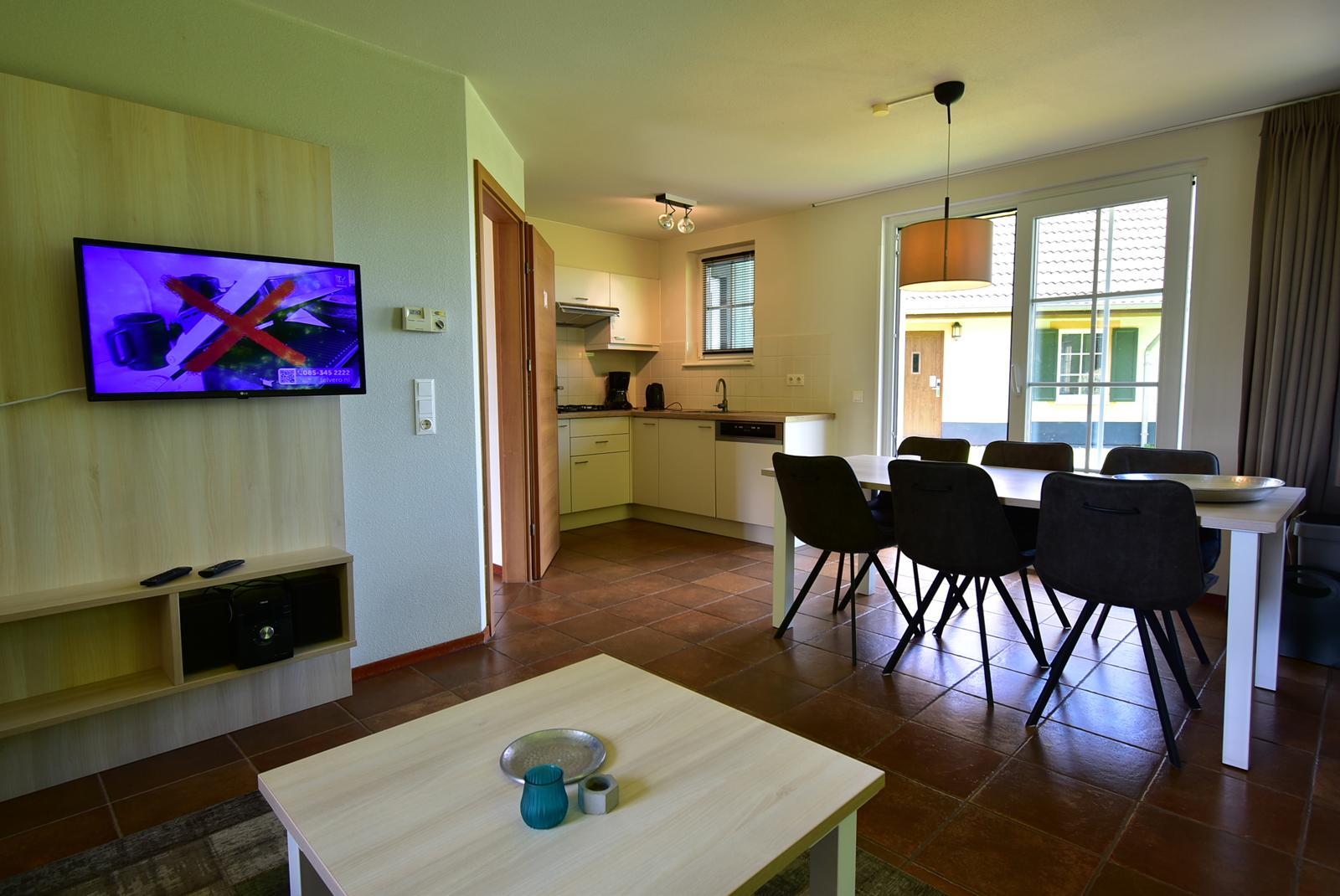 kopen-vrijstaande-vakantiewoning-cochem-toilet-verdiepingsvloer-separaat-tweede-toilet-recreatieadviseurs-vakantiehuistekoop-nl.jpg3.JPG