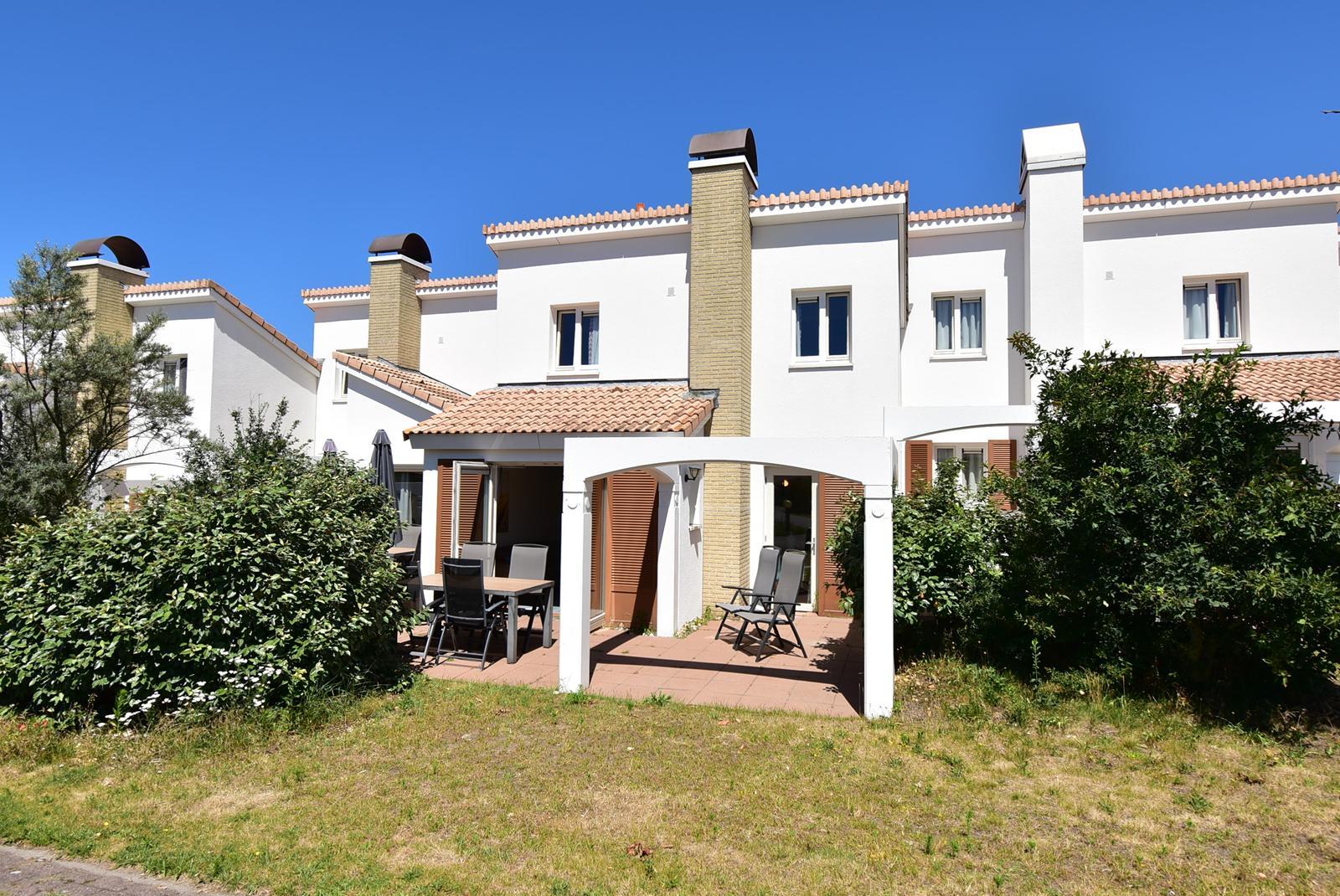kopen-geschakelde-vakantiewoning-noordwijkerhout-achteraanzicht-en-loungeterras-recreatieadviseurs-vakantiehuistekoop-nl.jpg - kopie.JPG