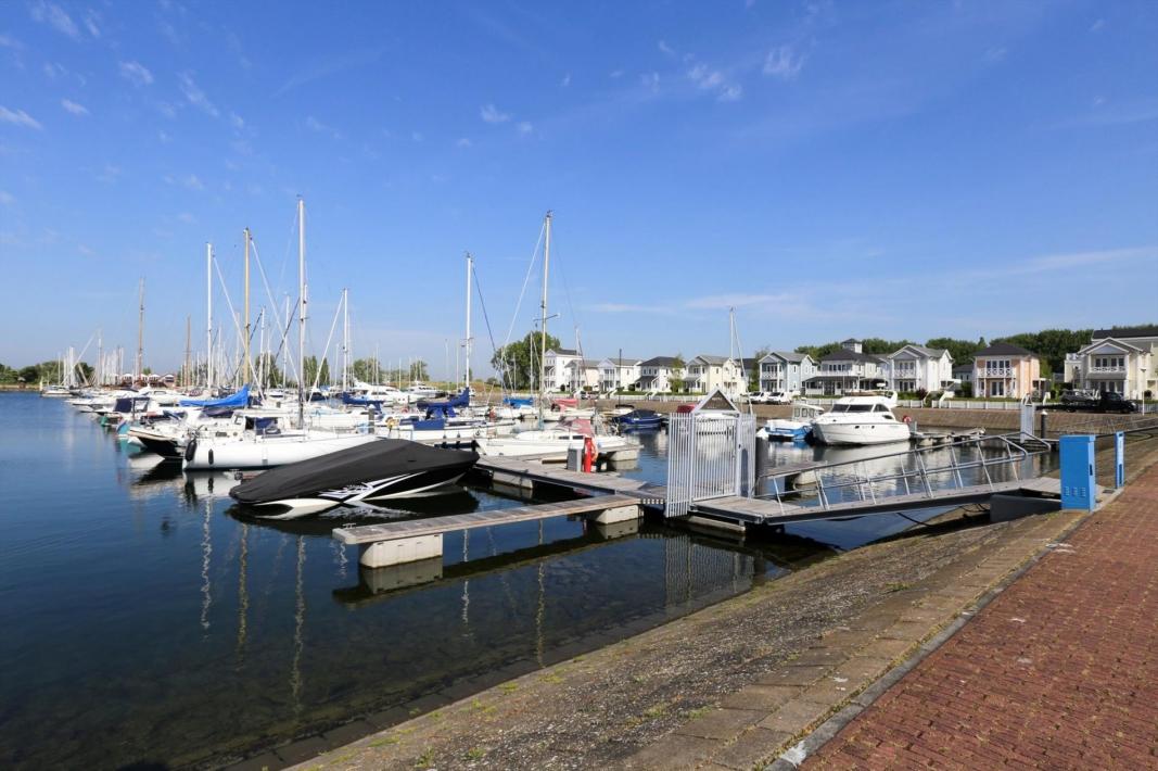 Vakantiehuis te koop Z.Holland Hellevoetsluis 09.jpg