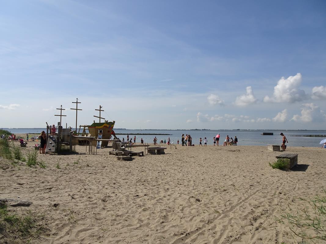 Vakantiehuis te koop Zuid Holland Hellevoetsluis Roompot park Cape Helius (8).jpg