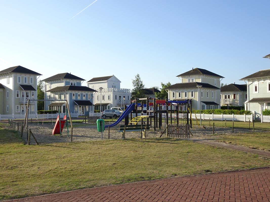 Vakantiehuis te koop Zuid Holland Hellevoetsluis Roompot park Cape Helius (3).jpg