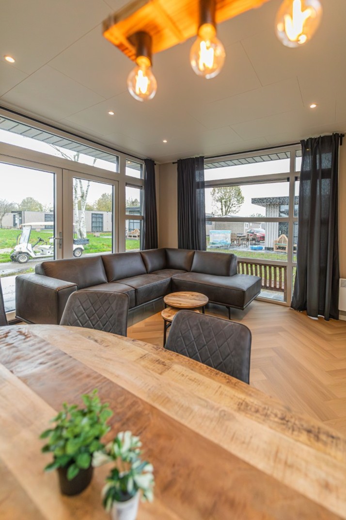 Foto Lodge woonkamer 3.jpg
