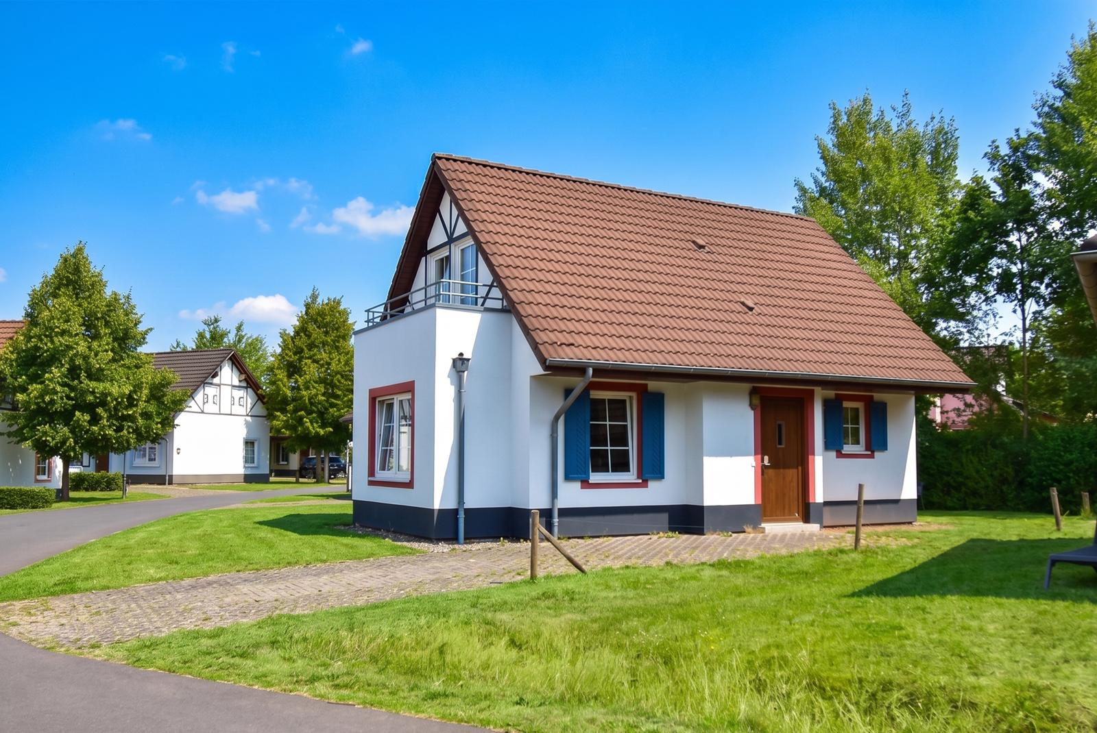 kopen-vrijstaande-vakantiewoning-cochem-exterieur-grindring-recreatieadviseurs-vakantiehuistekoop-nl.jpg.jpg