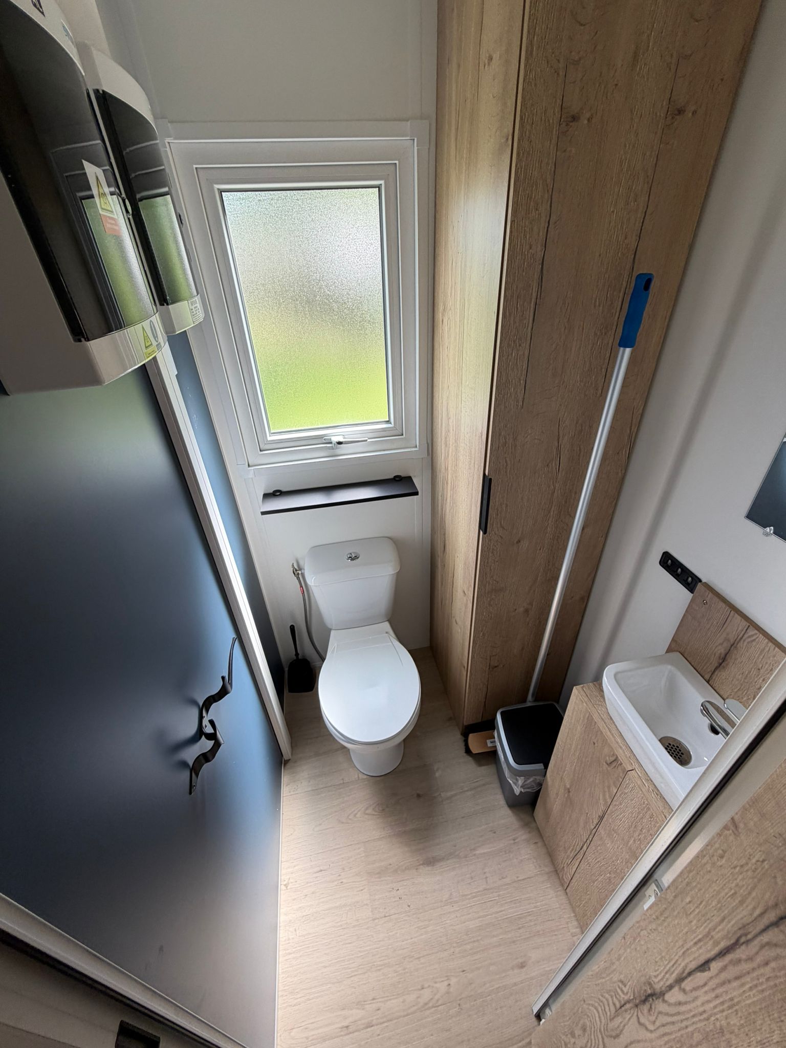 ME04 Toilet.jpeg