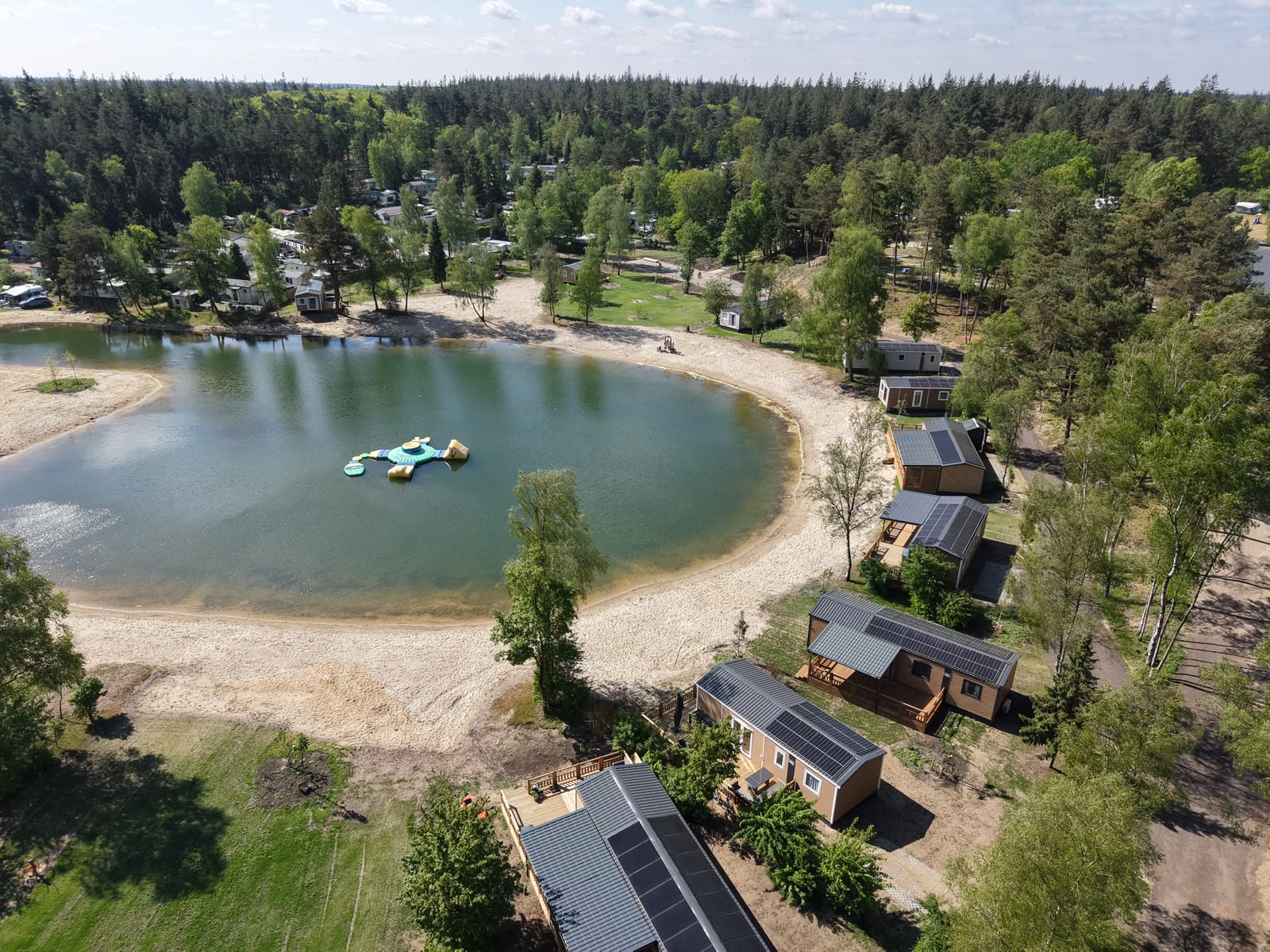 Drone foto meerzicht.jpeg
