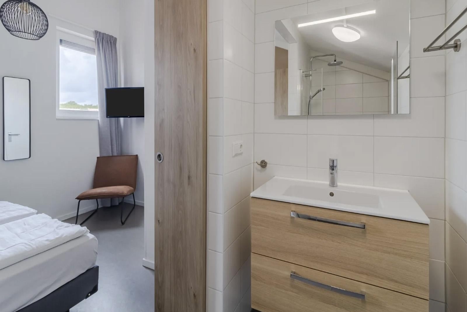 Kopen-Vakantiehuis-Nederland-Noordwijkerhout-vakantiehuistekoop-nl.webp004.jpg