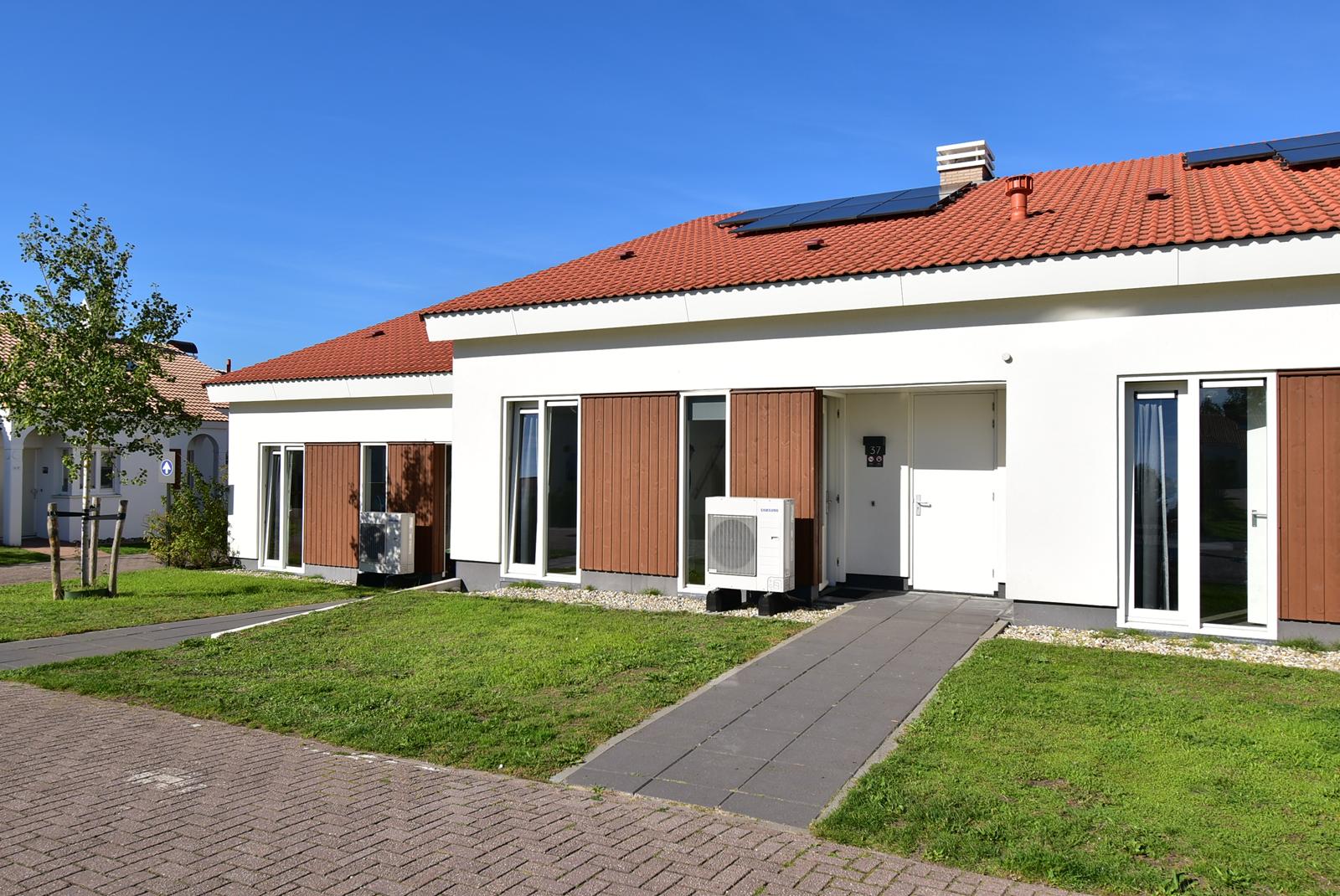 kopen-vakantiewoning-geschakeld-noordwijkerhout-terras-veranda-overkapping-vakantiehuistekoop-nl-prins-en-prins-makelaardij.jpg.JPG