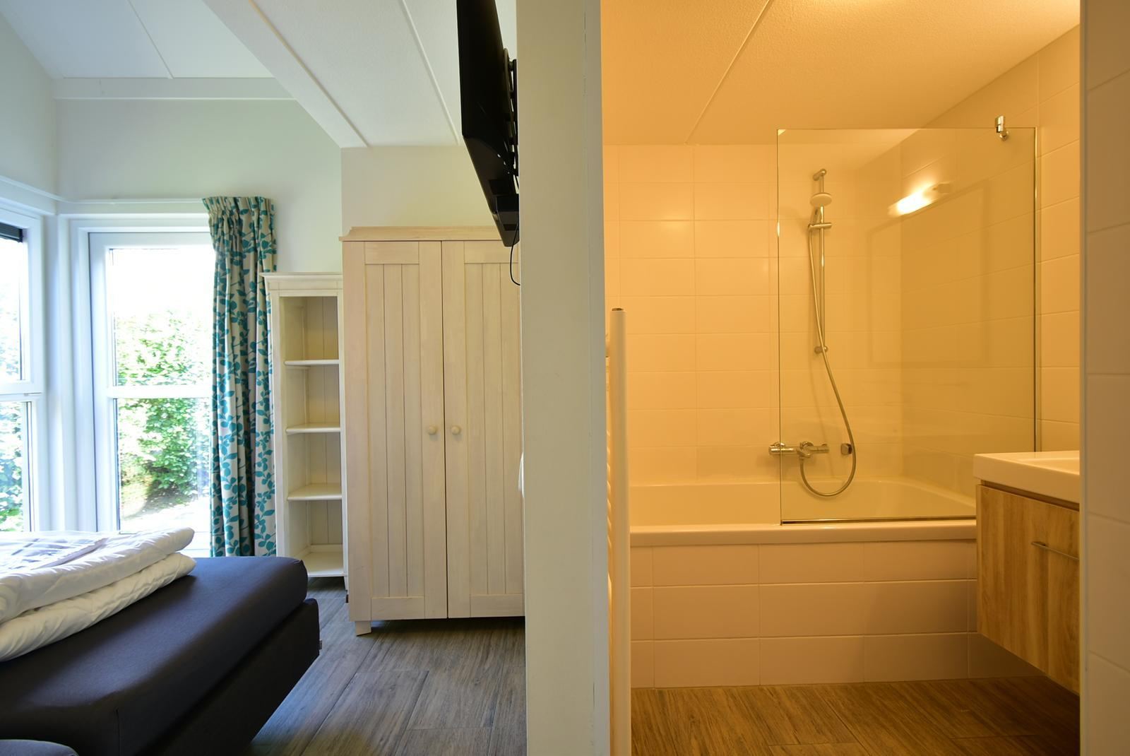 kopen-vrijstaande-vakantiewoning-ouddorp-achterzijde-terras-hoofdfoto-vakantiehuistekoop-nl-prins-en-prins-makelaardij.jpg026.jpg