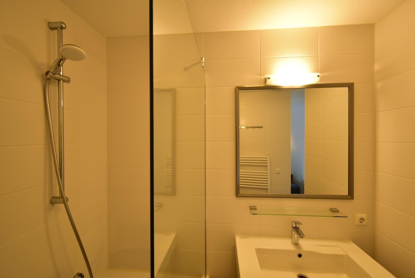 kopen-vrijstaande-vakantiewoning-ouddorp-achterzijde-terras-hoofdfoto-vakantiehuistekoop-nl-prins-en-prins-makelaardij.jpg030.jpg
