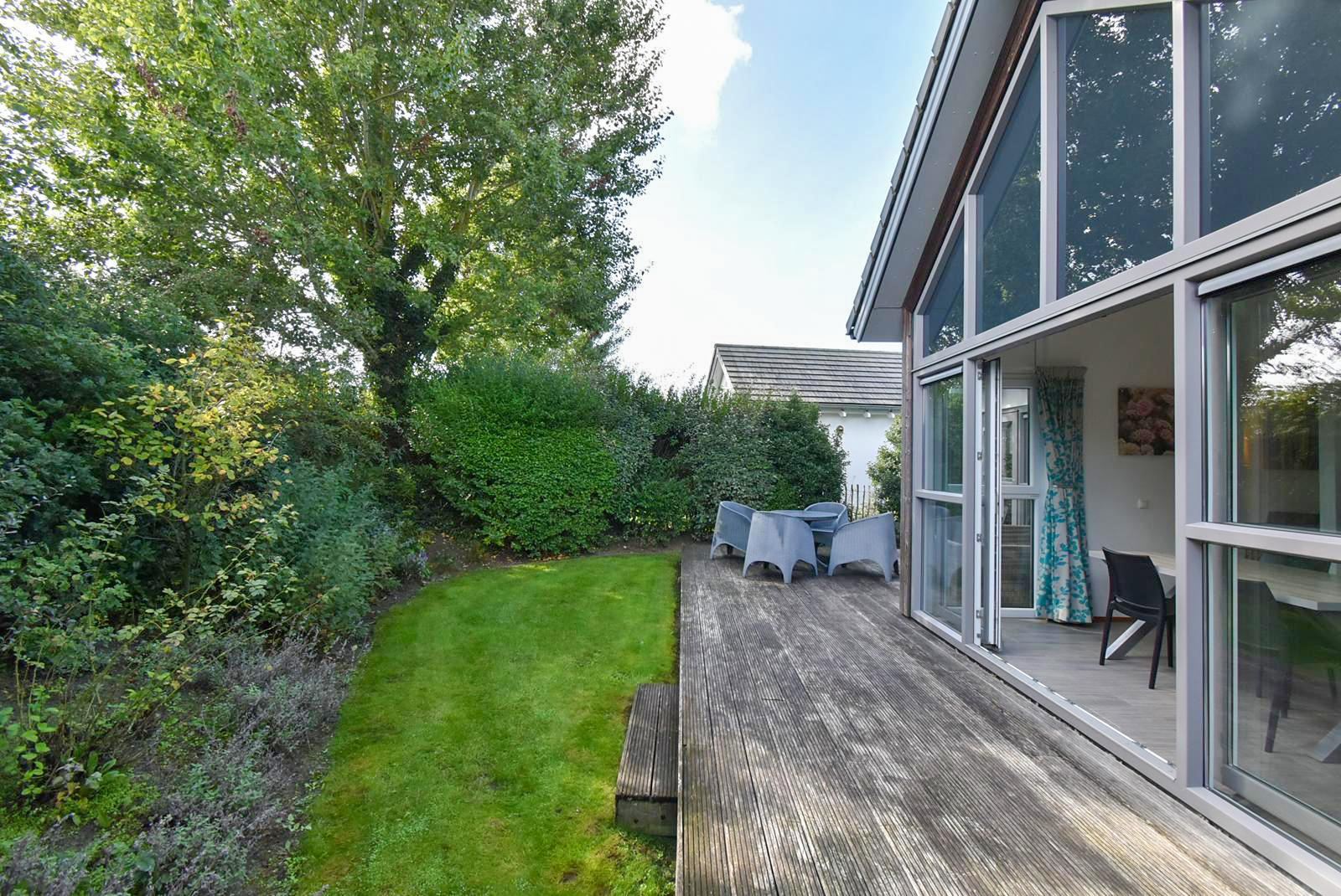 kopen-vrijstaande-vakantiewoning-ouddorp-achterzijde-terras-hoofdfoto-vakantiehuistekoop-nl-prins-en-prins-makelaardij.jpg012.jpg