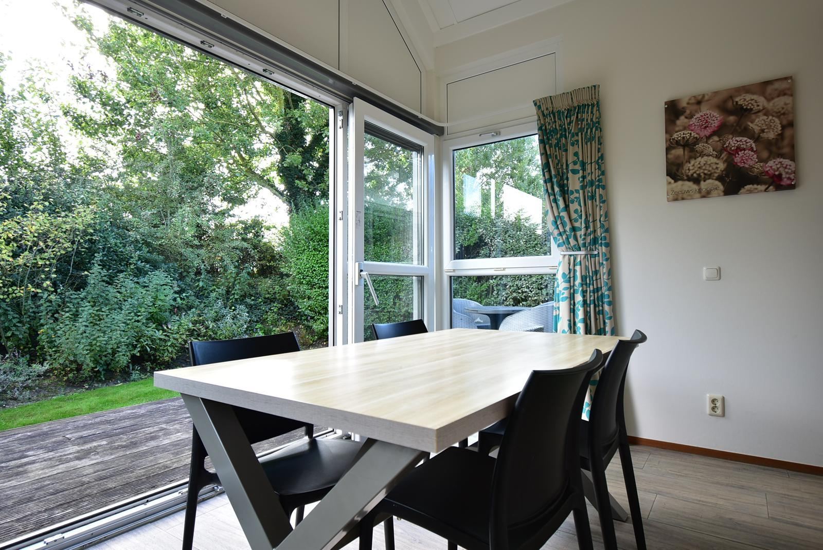 kopen-vrijstaande-vakantiewoning-ouddorp-achterzijde-terras-hoofdfoto-vakantiehuistekoop-nl-prins-en-prins-makelaardij.jpg021.jpg