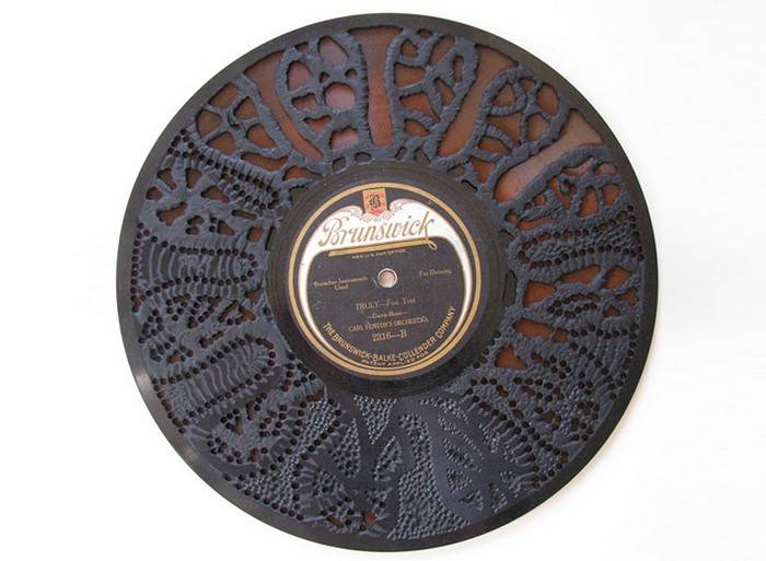 Художник из Австралии придумал, что еще можно сделать с винилом