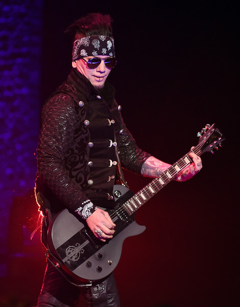 DJ Ashba