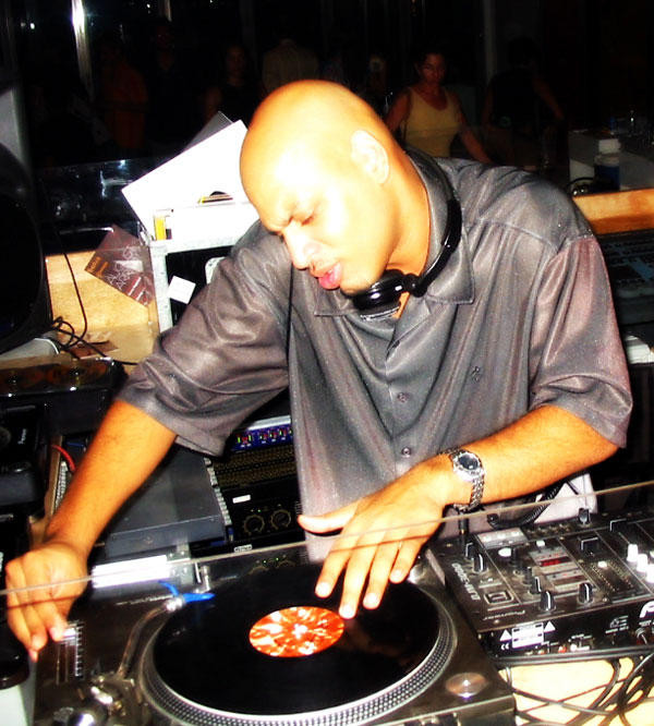 Dennis Ferrer