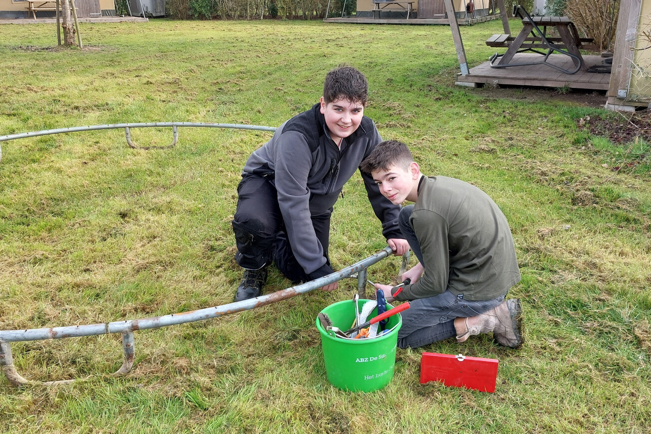 Vmbo-leerlingen steken handen uit de mouwen tijdens PMdoet!