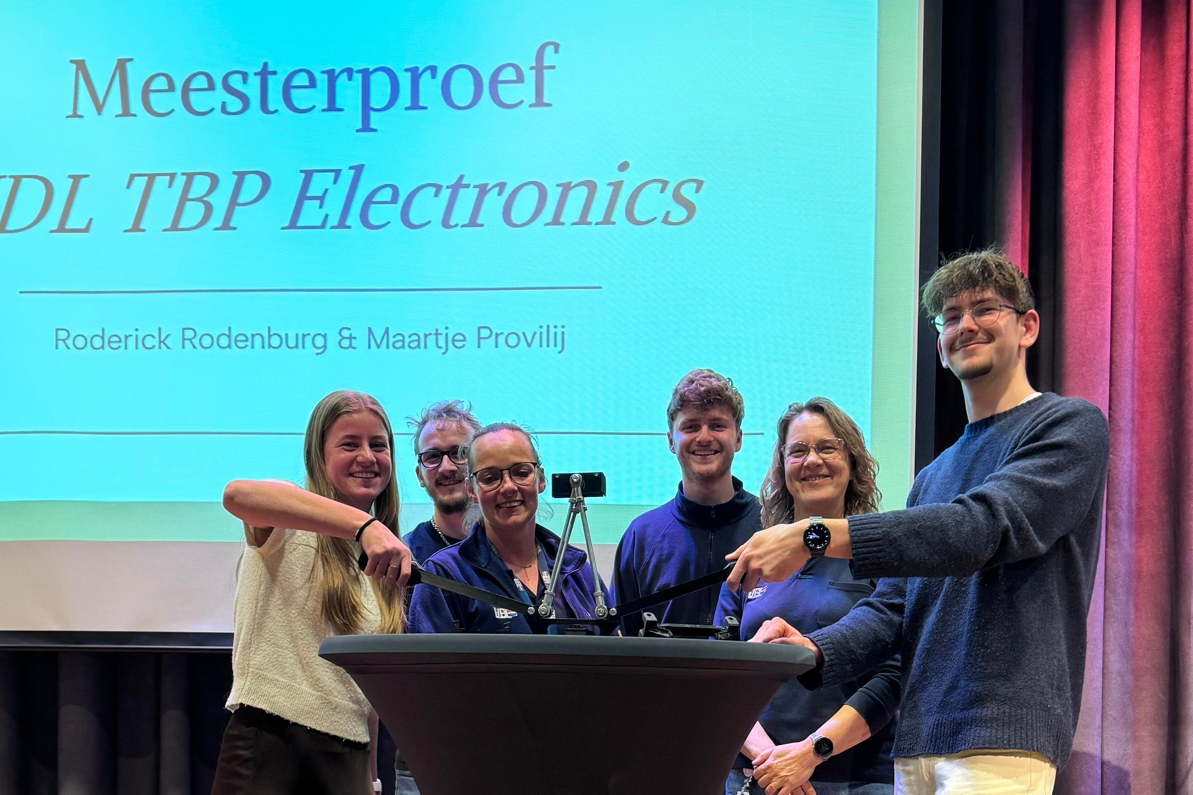 Examenleerlingen van de PM presenteren meesterproeven