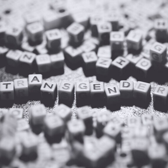 Grote studie toont aan: bewijs voor transitie bij minderjarigen niet de beste praktijk