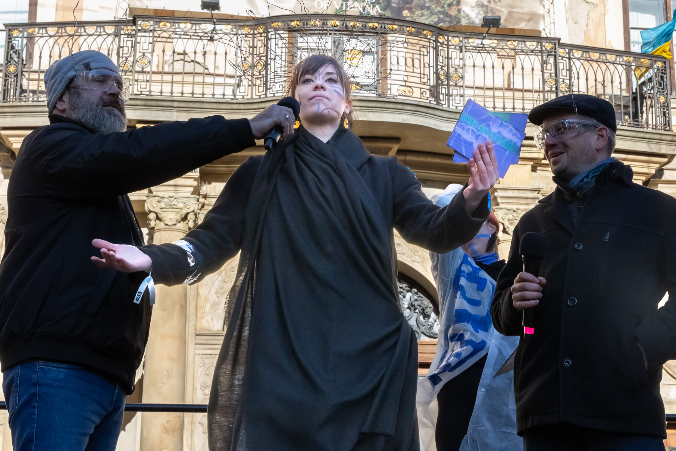 Mrvenie sa v stáde mravcov aneb Veľké zahájenie