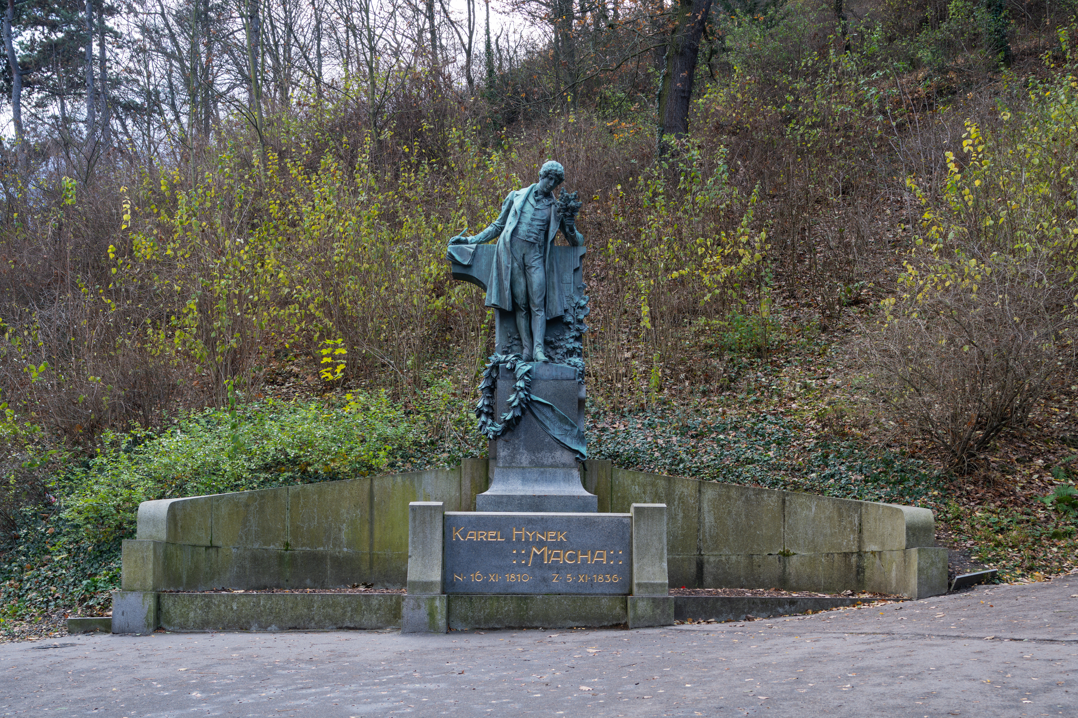 Socha K. H.Máchy, Josef Václav Myslbek ©A. Balšánek, celek