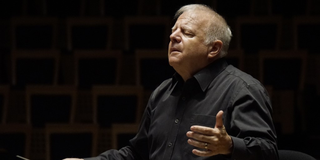 Leonard Slatkin bude dirigovat Pražské symfoniky