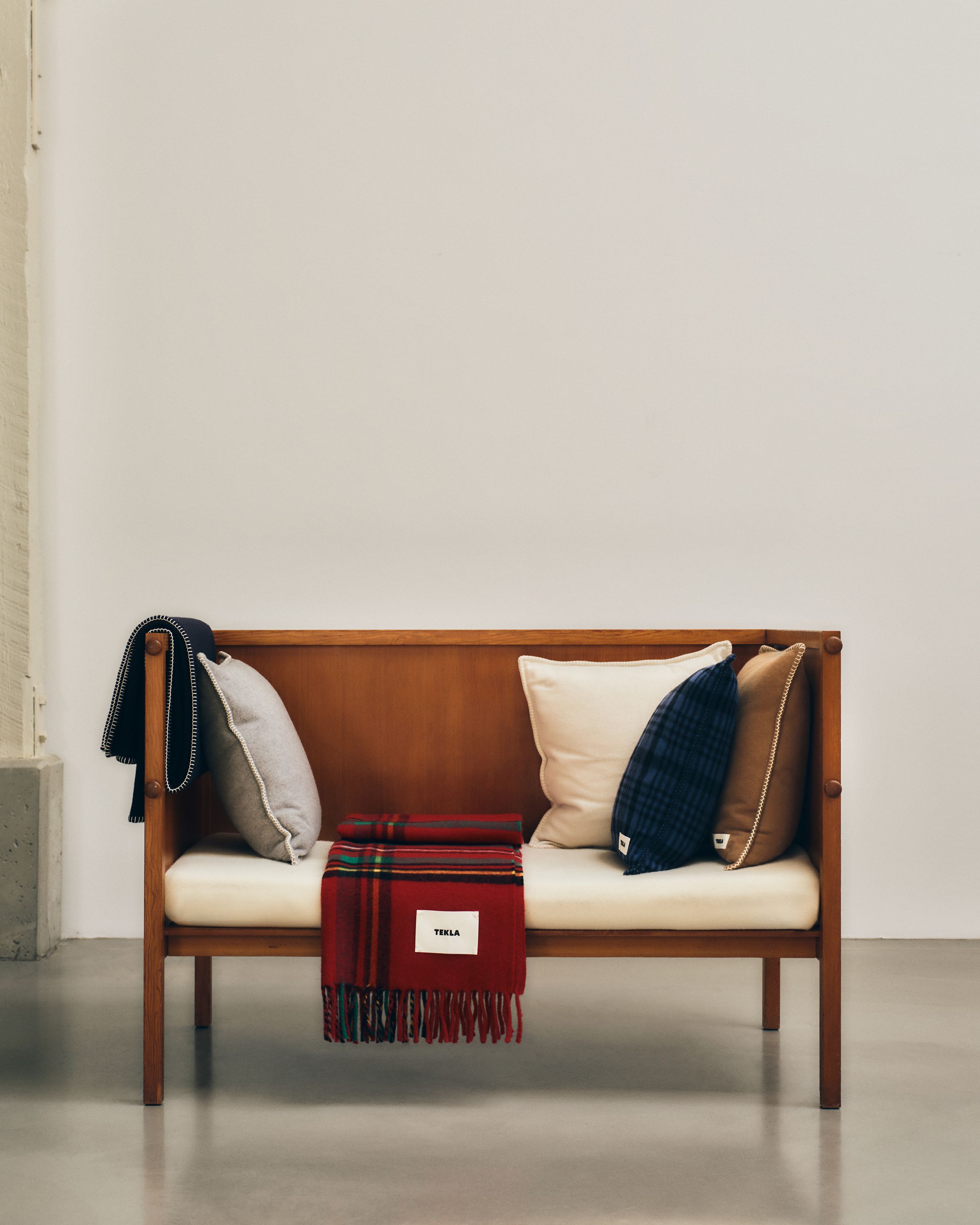 Home | Blankets, candles and home decor | Tekla