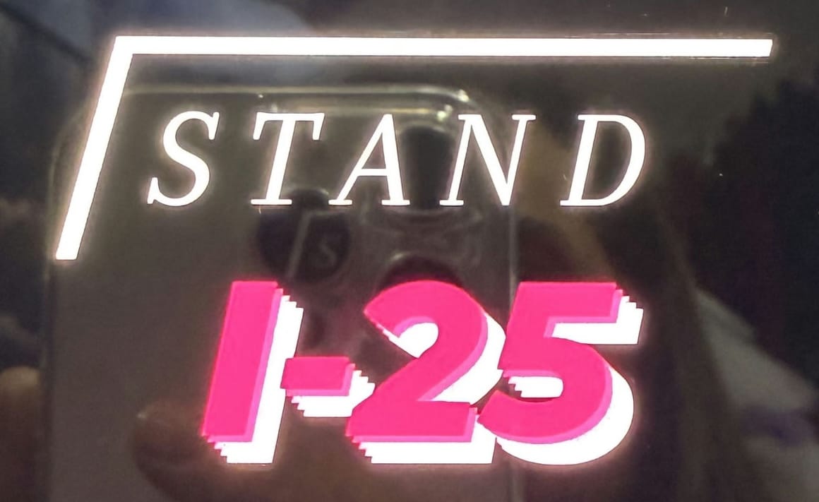 Logo Stand I25