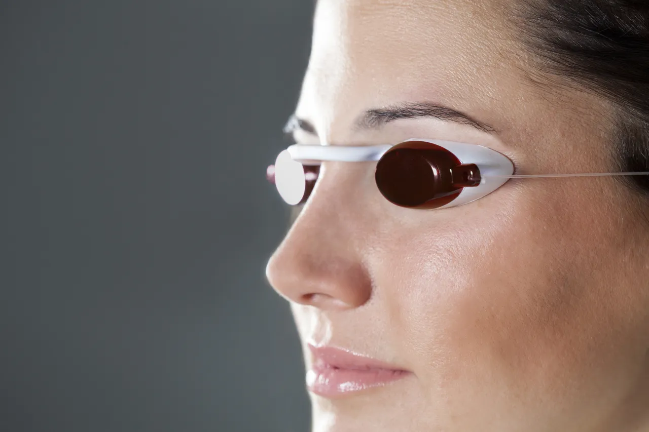 UV & Laser Eye Protection – Flexi-Vision + — image 10 of 10