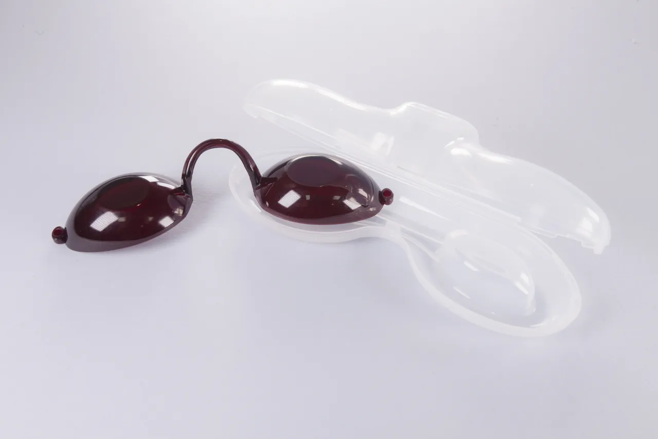 UV & Laser Eye Protection – Full Vision — image 2 of 6