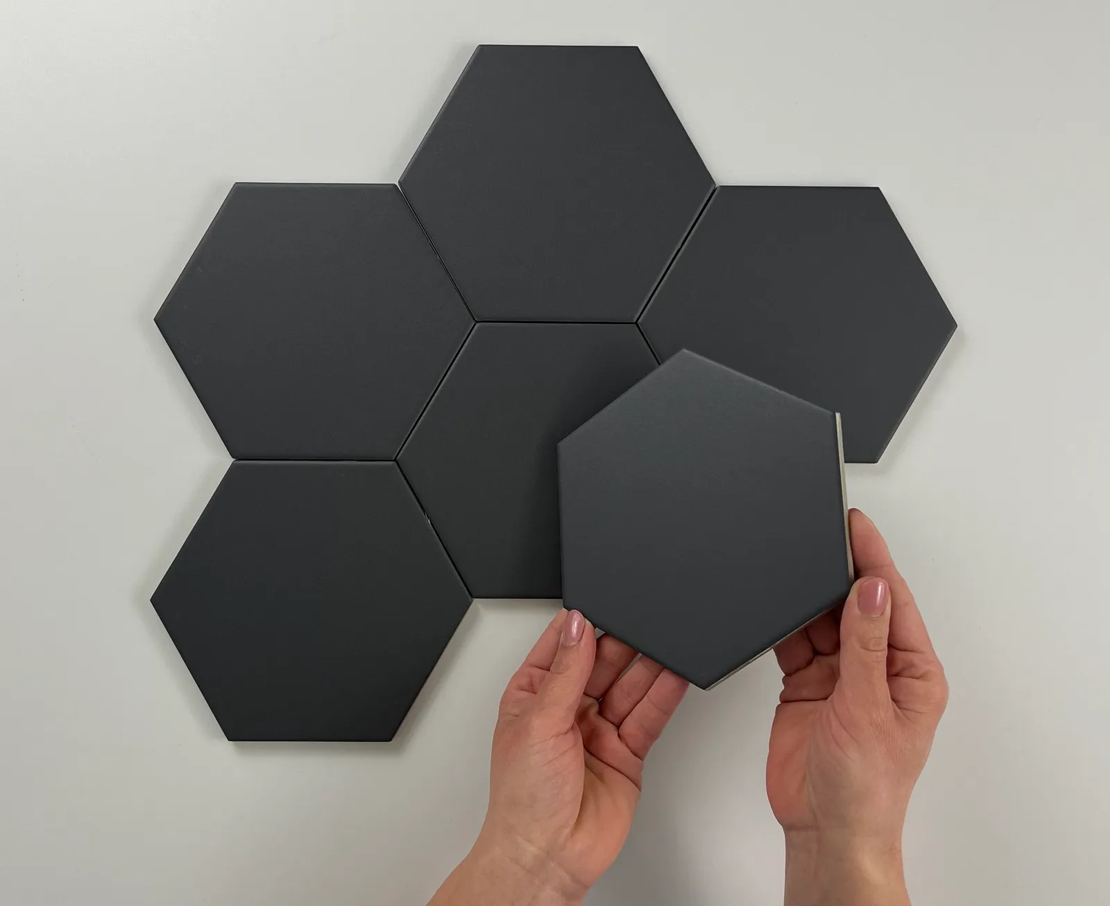 Hexagon Timeless Black mat 15x17, foto 2 van 3