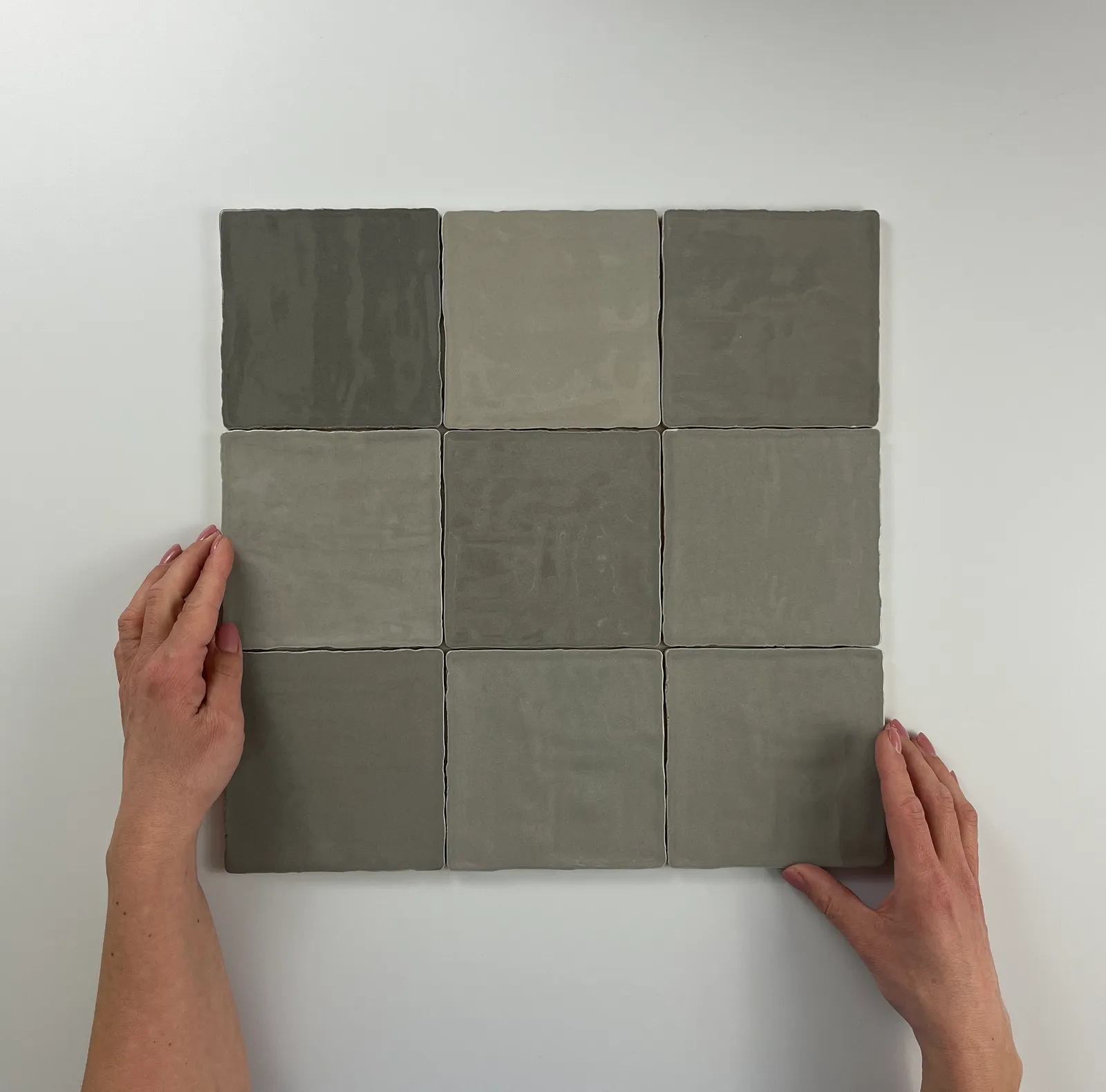 Sample Moos Grey glans handvorm 13x13 (sample tegel)