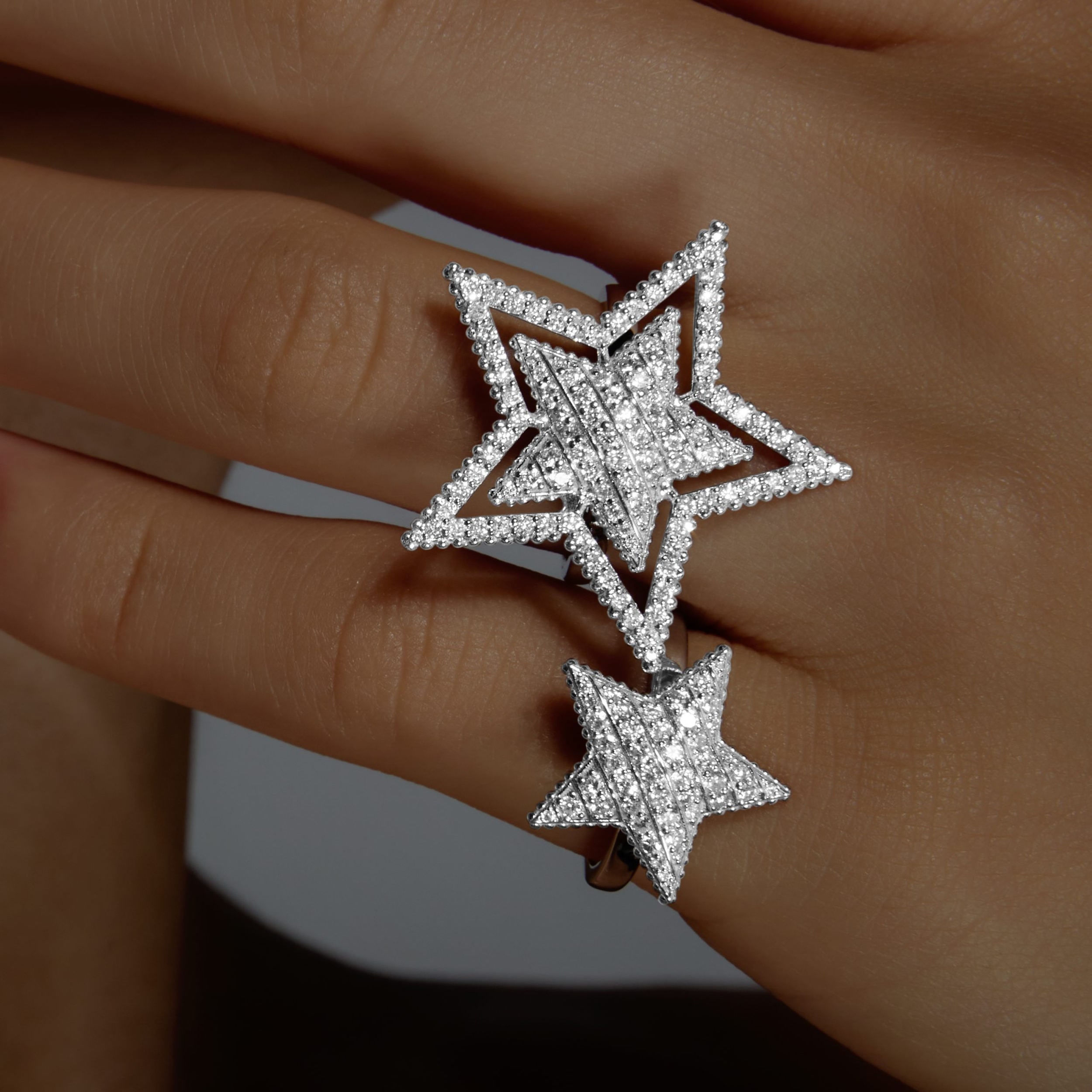 Adagio B Ring in 18k white gold with diamonds, view 2