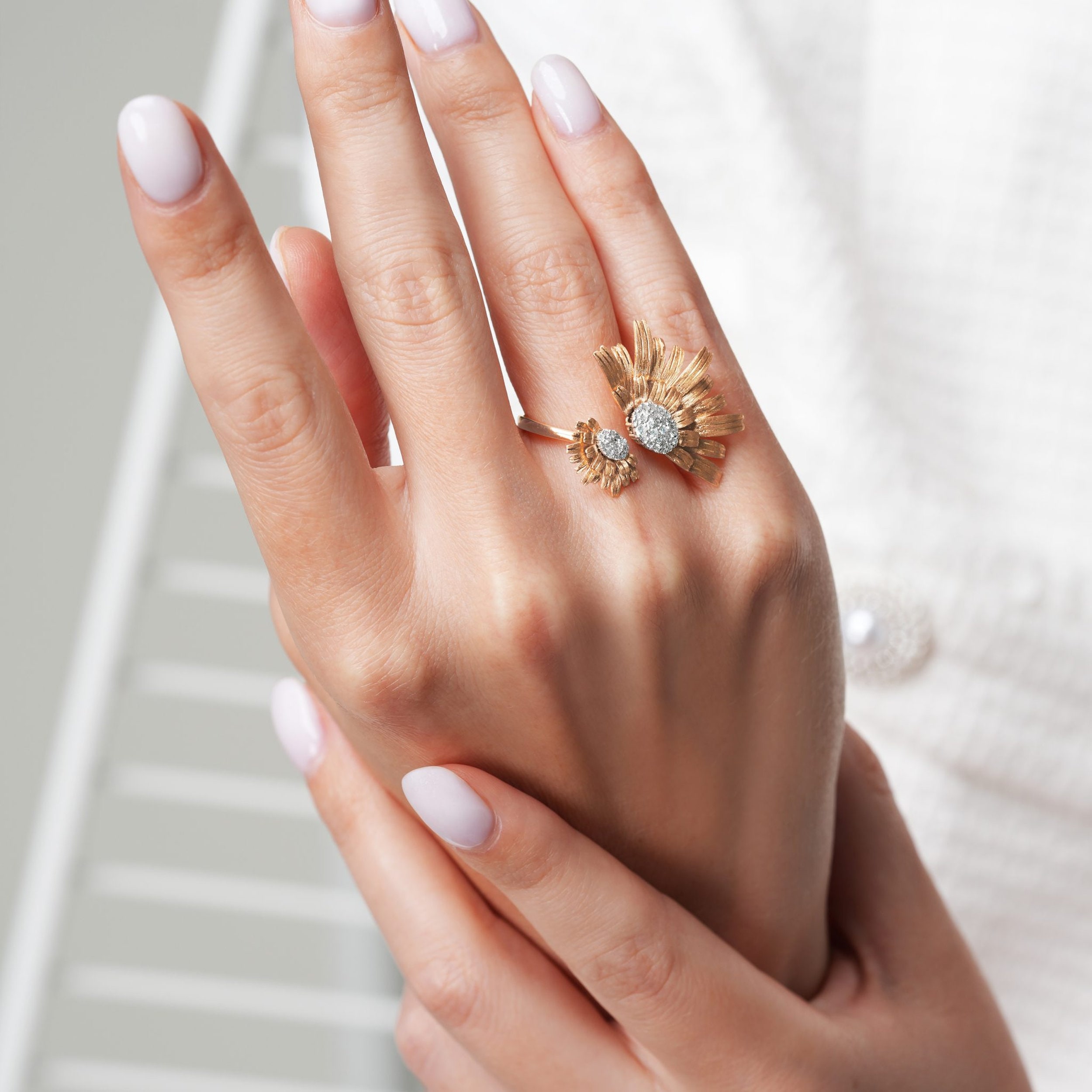 Bloom Gold Mini Ring in 18k yellow gold with diamonds, view 3