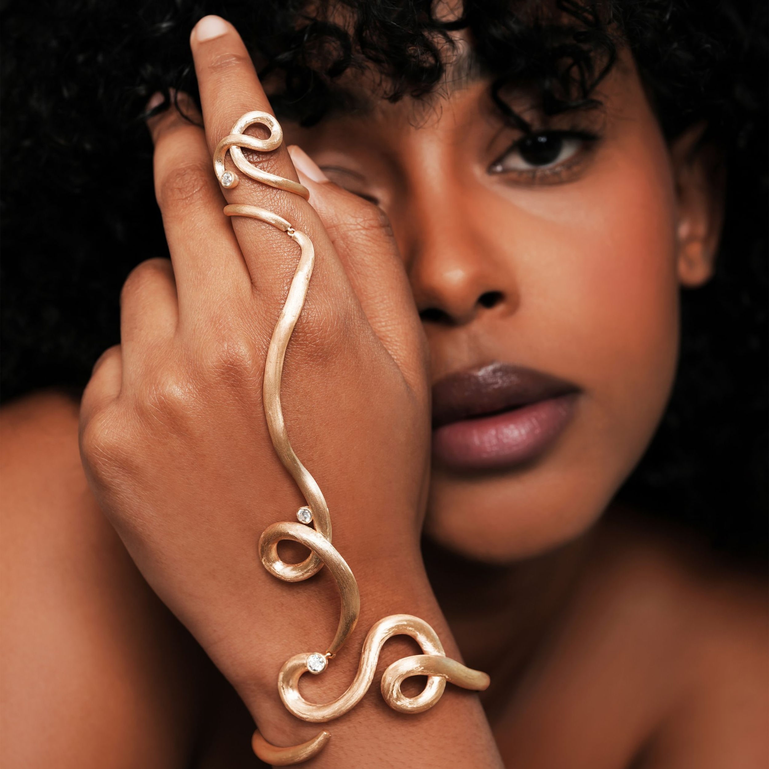 La Via Big Bangle in 18k yellow gold with diamonds, view 2