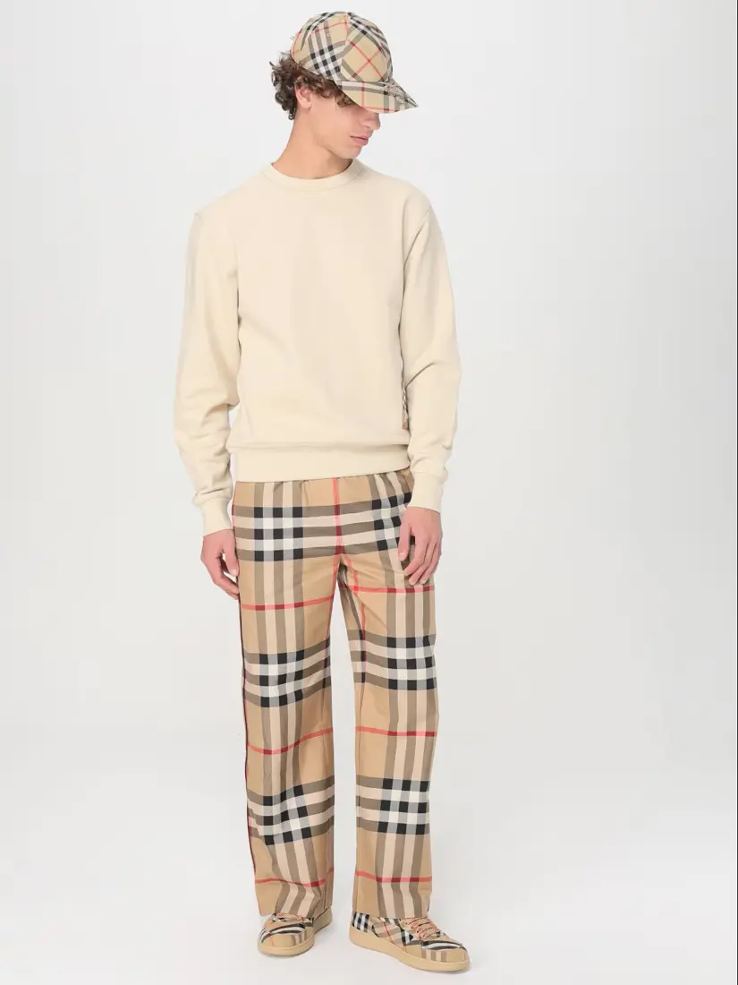 Kapele Burberry Embroidered EKD