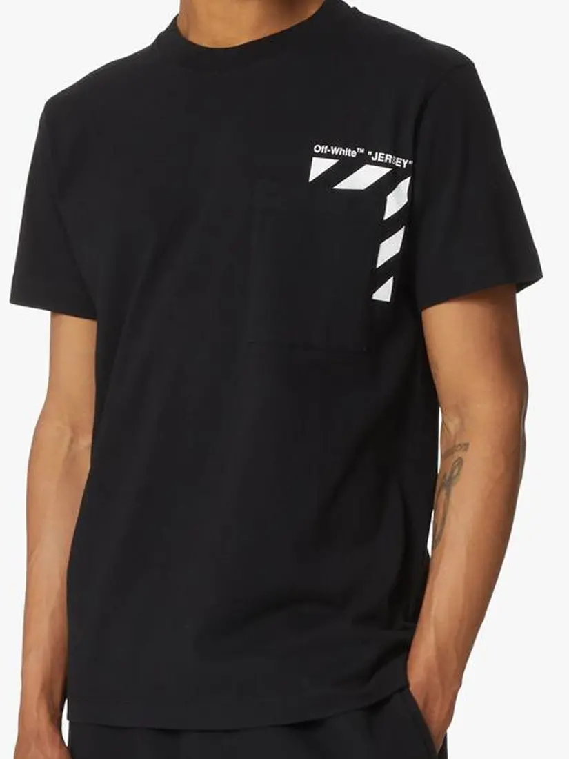 Off-White Contrasting Logo Print T-shirt