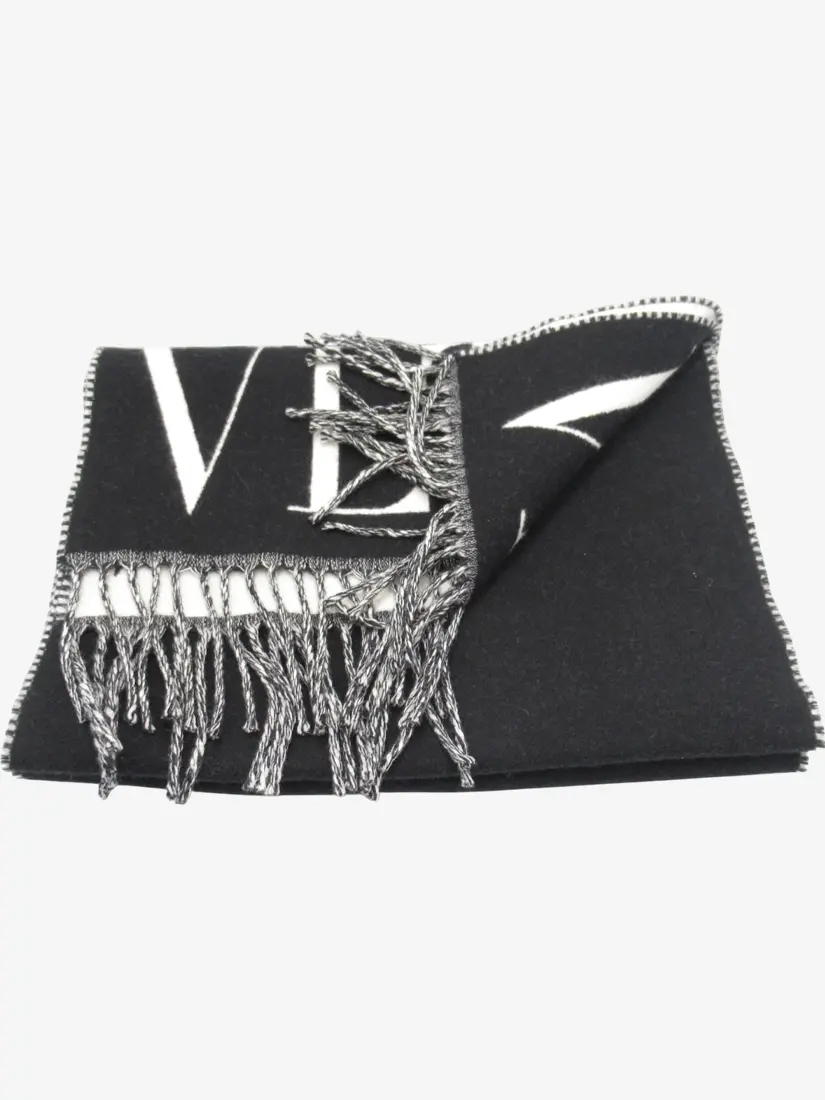 Shall Valentino Wool
