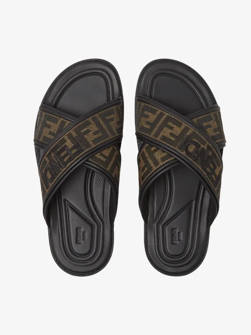 Shapka Fendi Slides