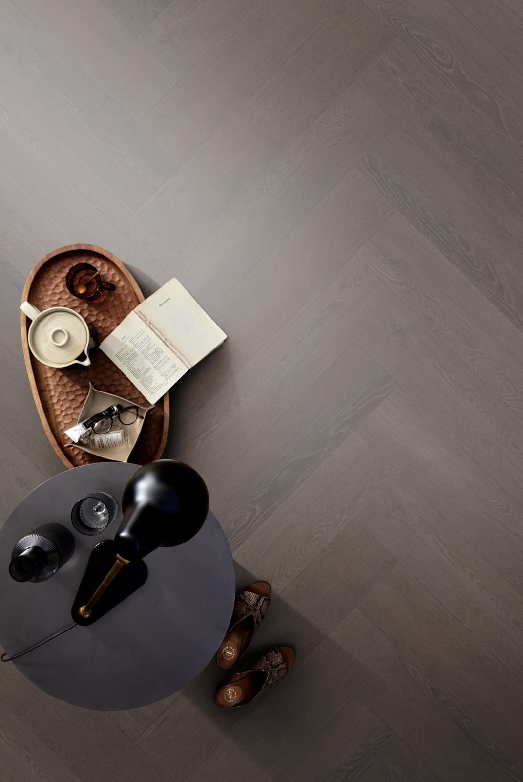 Herringbone click SRC charcoal - PVC vloer in antraciet, visgraat (foto 2)