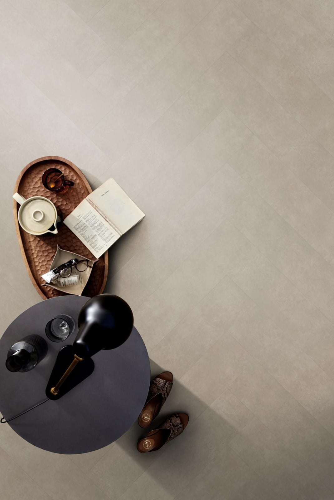 Herringbone dryback sand - PVC vloer in beige, visgraat (foto 2)