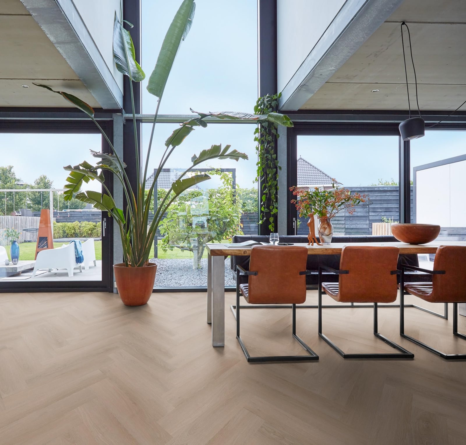 YUP Merton herringbone dryback dark oak - PVC vloer in bruin, visgraat (foto 2)