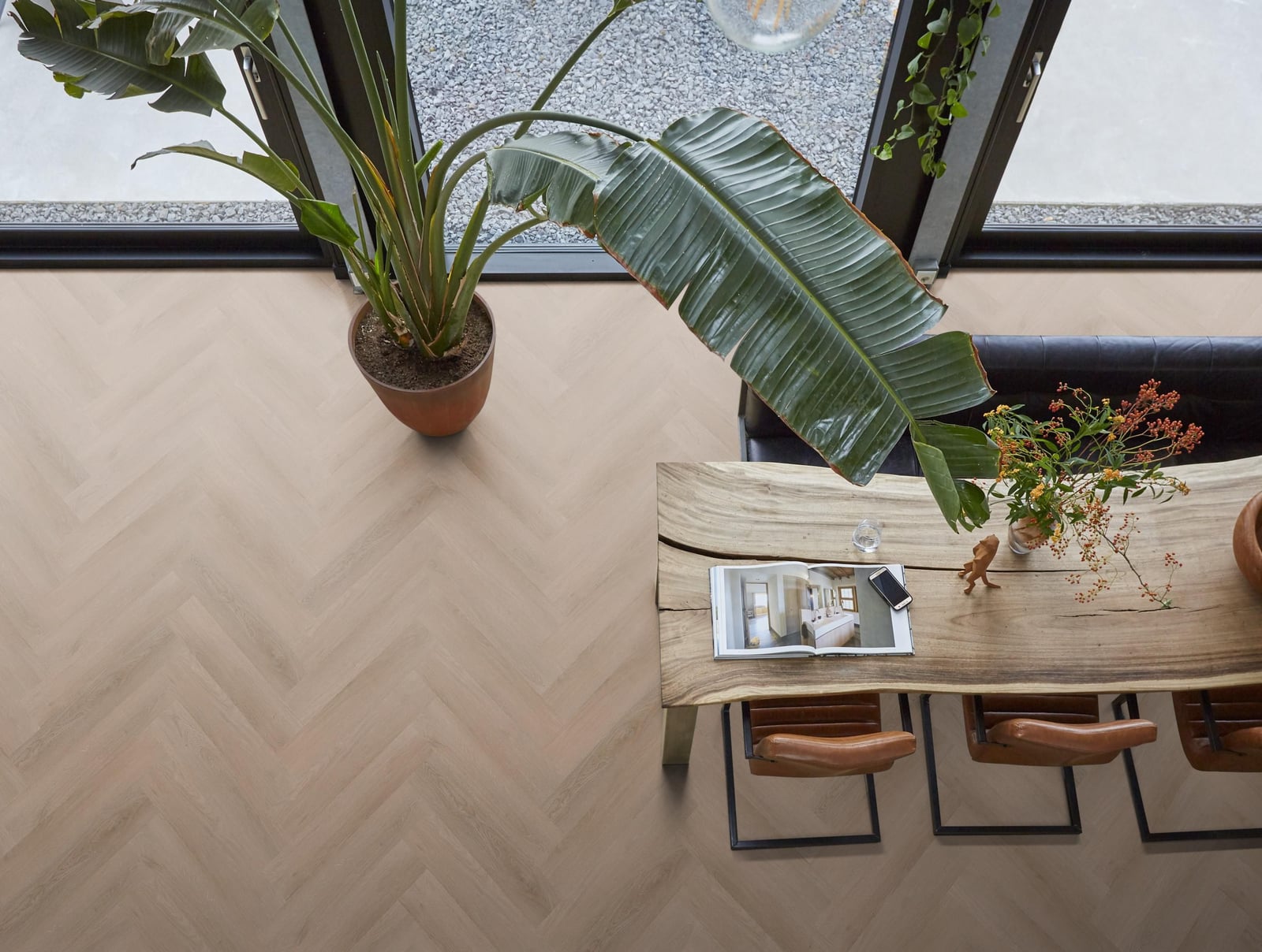 YUP Merton herringbone dryback dark oak - PVC vloer in bruin, visgraat (foto 3)