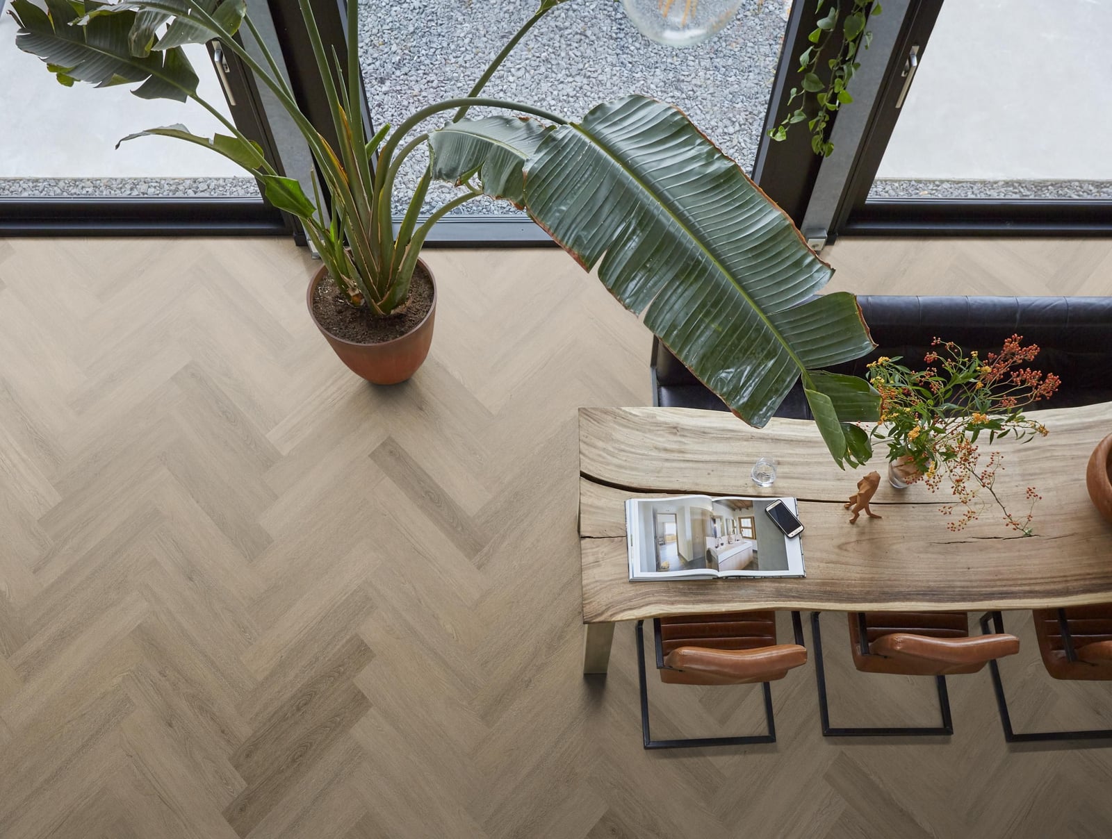 YUP Sutton herringbone click SRC smoky - PVC vloer in bruin, visgraat (foto 3)