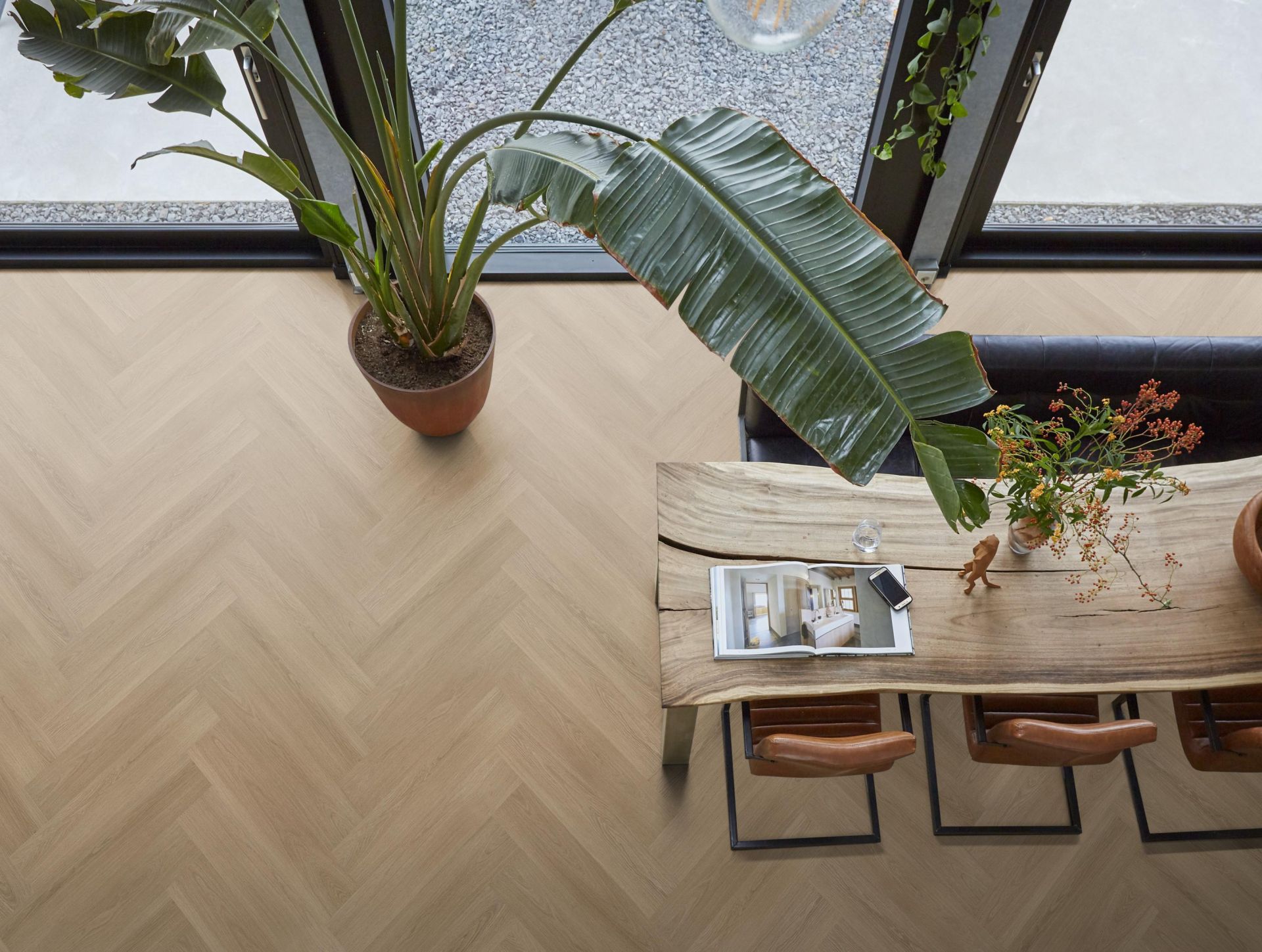 YUP XL Brentford herringbone click SRC warm oak - PVC vloer in beige, visgraat (foto 2)