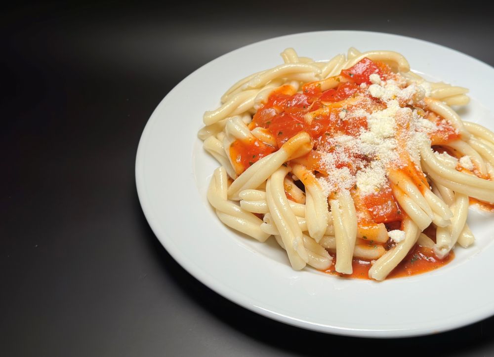 Hausgemachte Pasta mit Oreganosauce