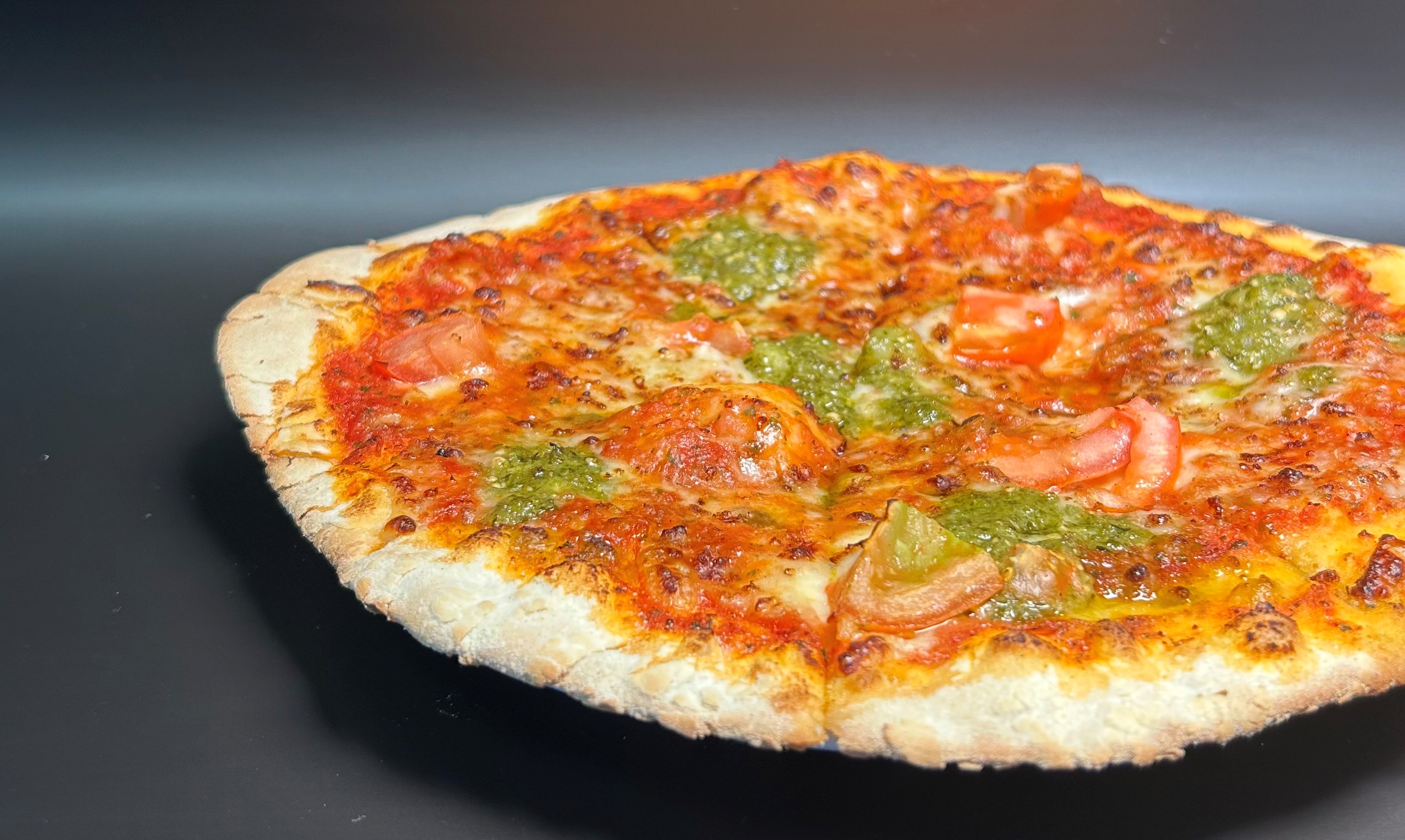 Pizza Mozzarella-Pesto