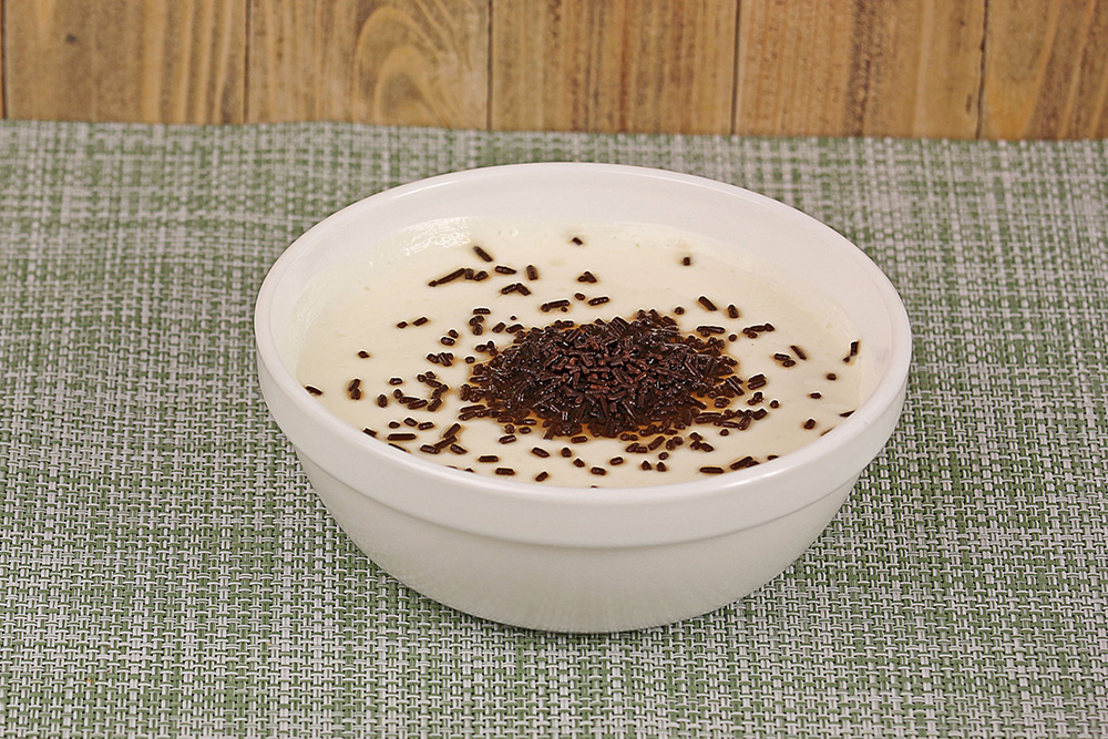 Joghurt-Quark mit Ananasstücken